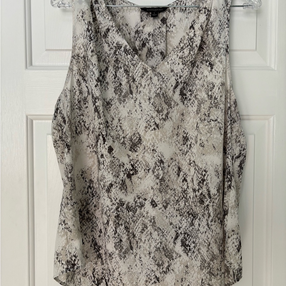 Banana Republic Black and White Snakeskin Print Sleeveless Blouse
